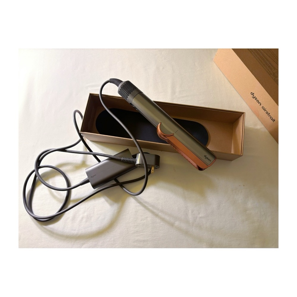 Dyson Airstrait Straightener